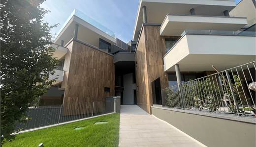 DESENZANO DEL GARDA — NUOVA RESIDENZA DI DESIGN CON VISTA LAGO E CAPITOLATO DI ECCELLENZA